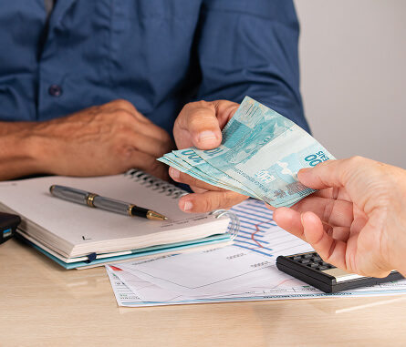 Cliente fazendo um pagamento